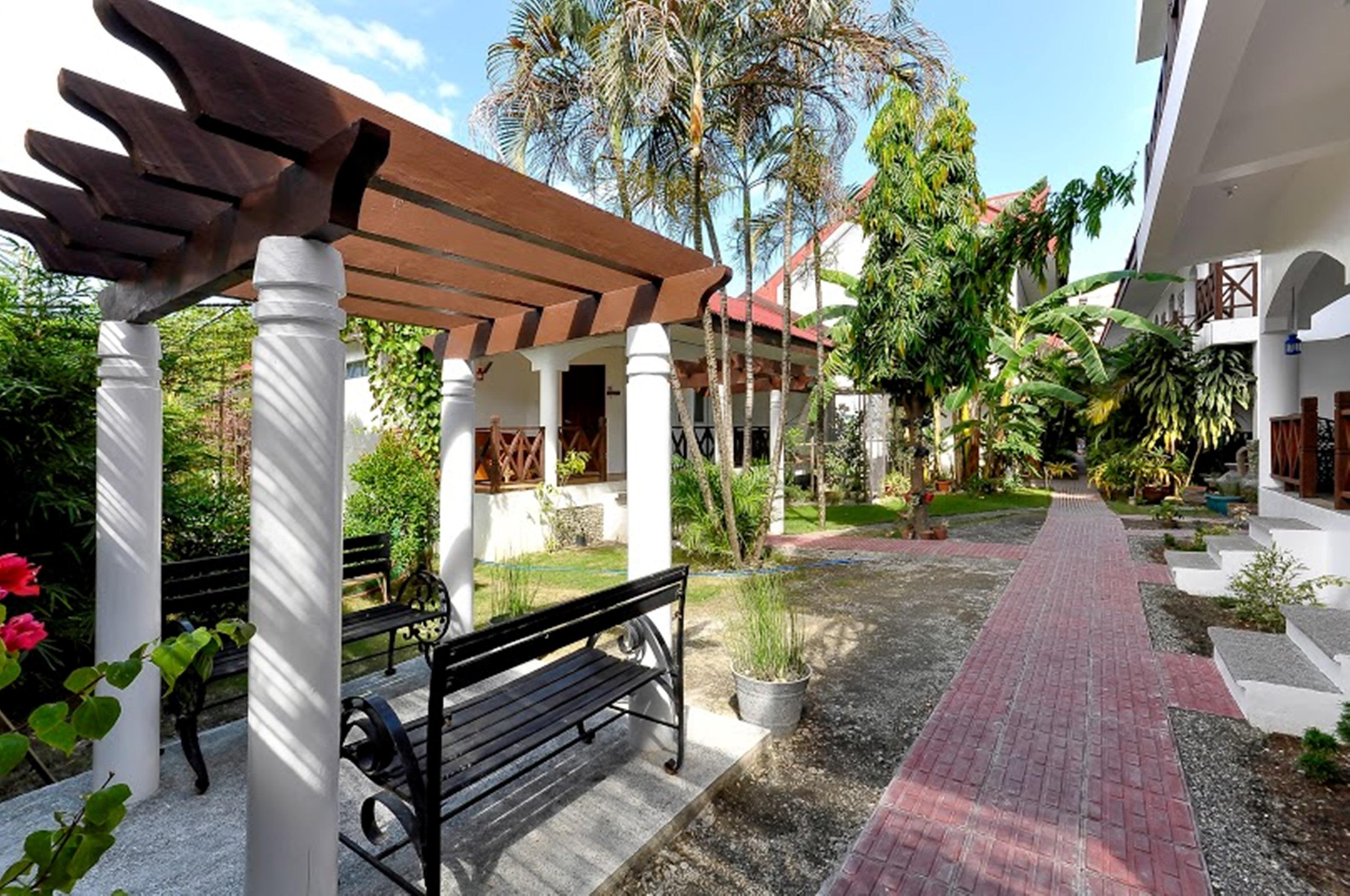 Nirvana Beach Resort Balabag  Екстер'єр фото