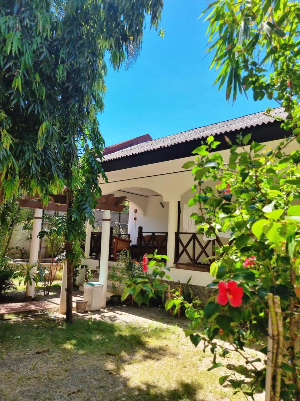 Nirvana Beach Resort Balabag  Екстер'єр фото