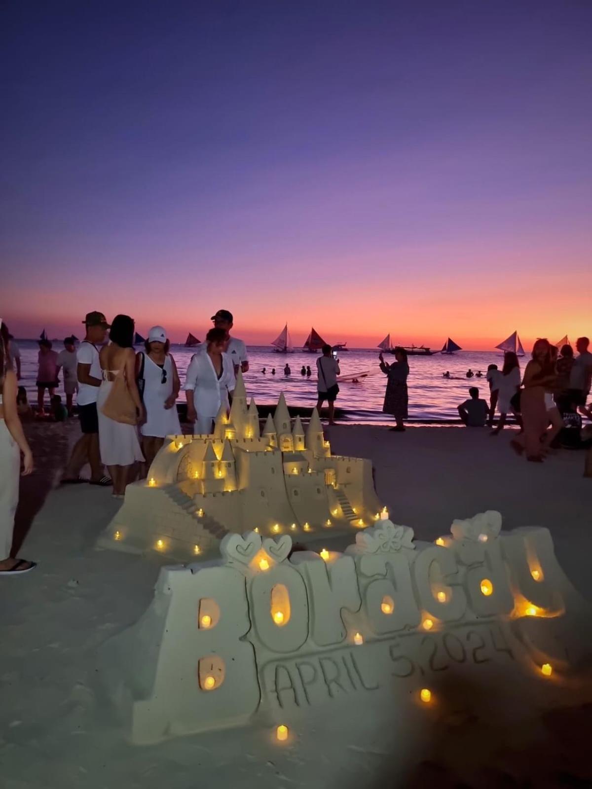 Nirvana Beach Resort Balabag  Екстер'єр фото