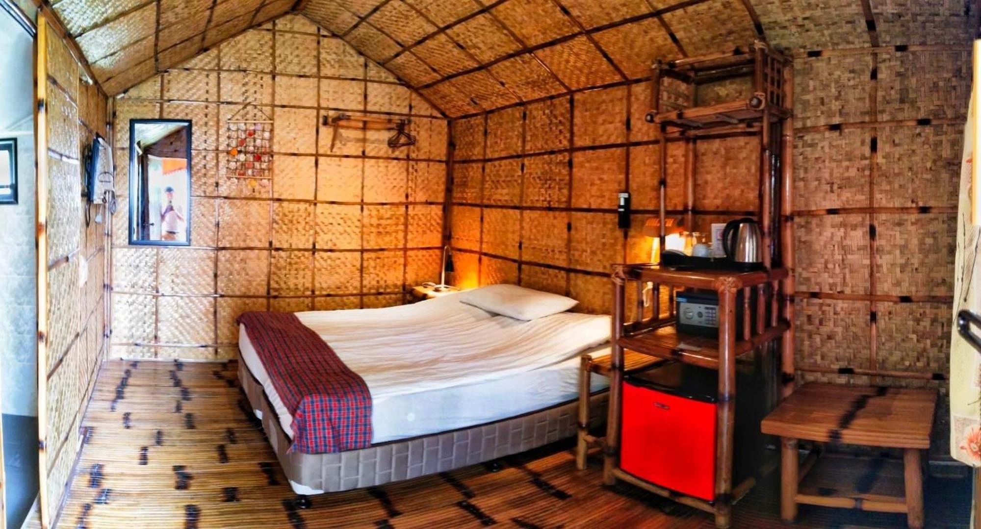 Nirvana Beach Resort Balabag  Екстер'єр фото