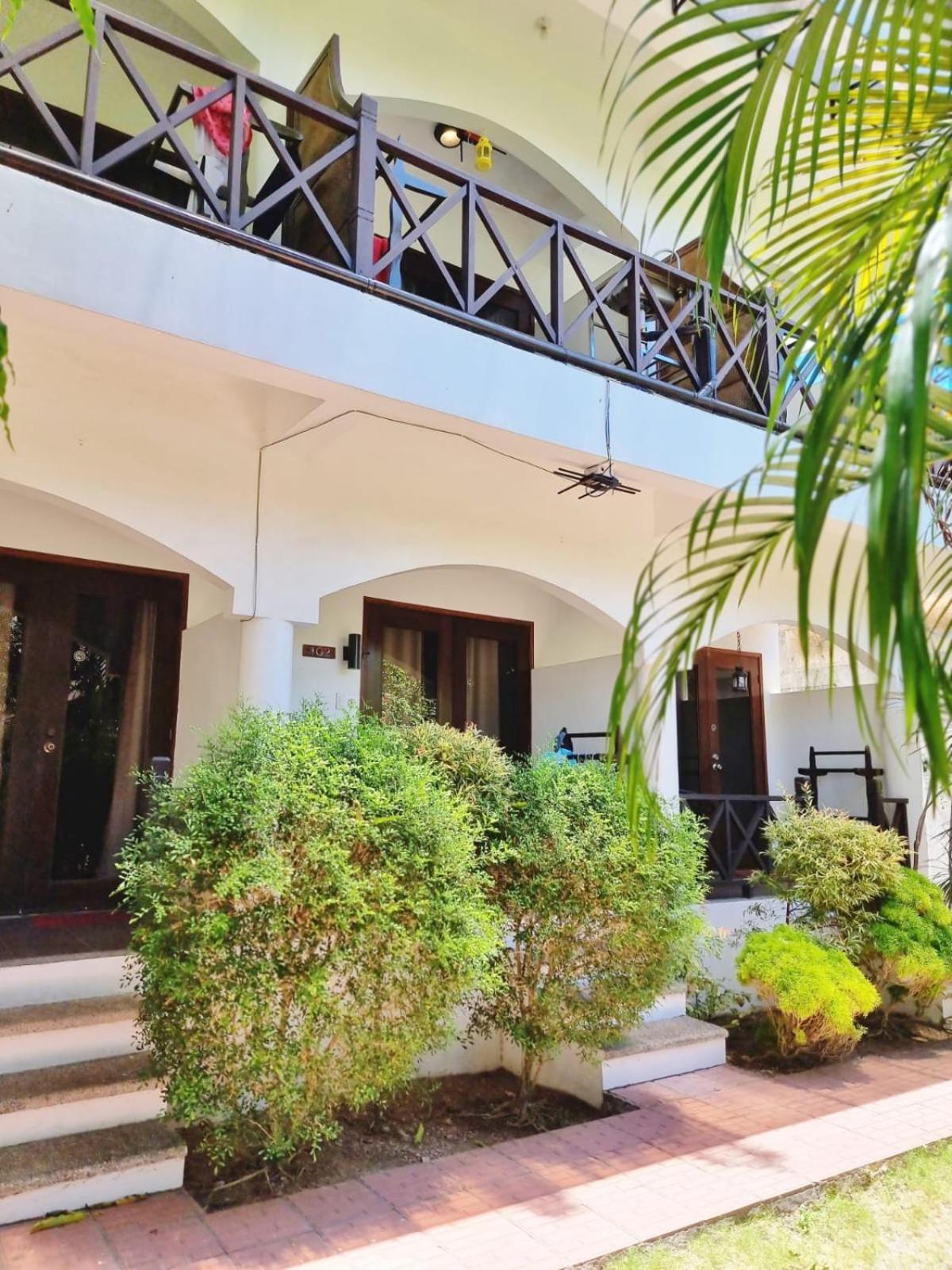 Nirvana Beach Resort Balabag  Екстер'єр фото