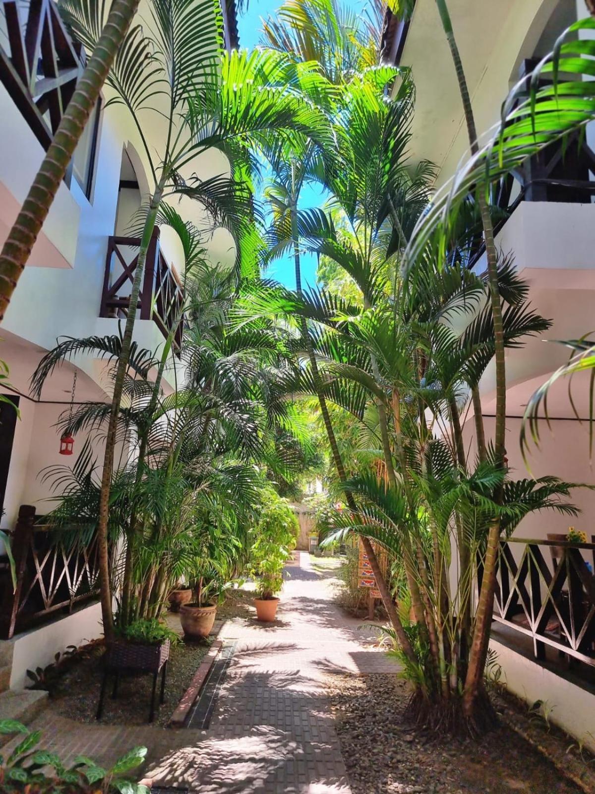 Nirvana Beach Resort Balabag  Екстер'єр фото