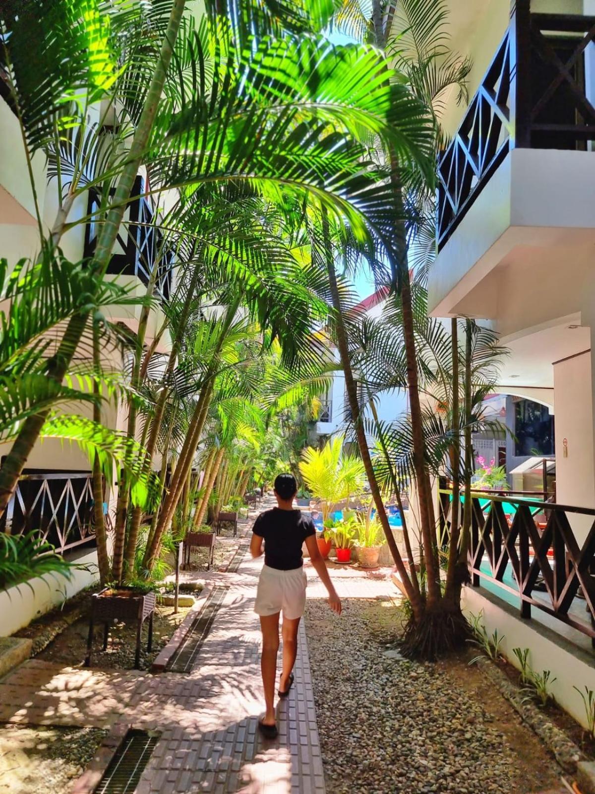 Nirvana Beach Resort Balabag  Екстер'єр фото