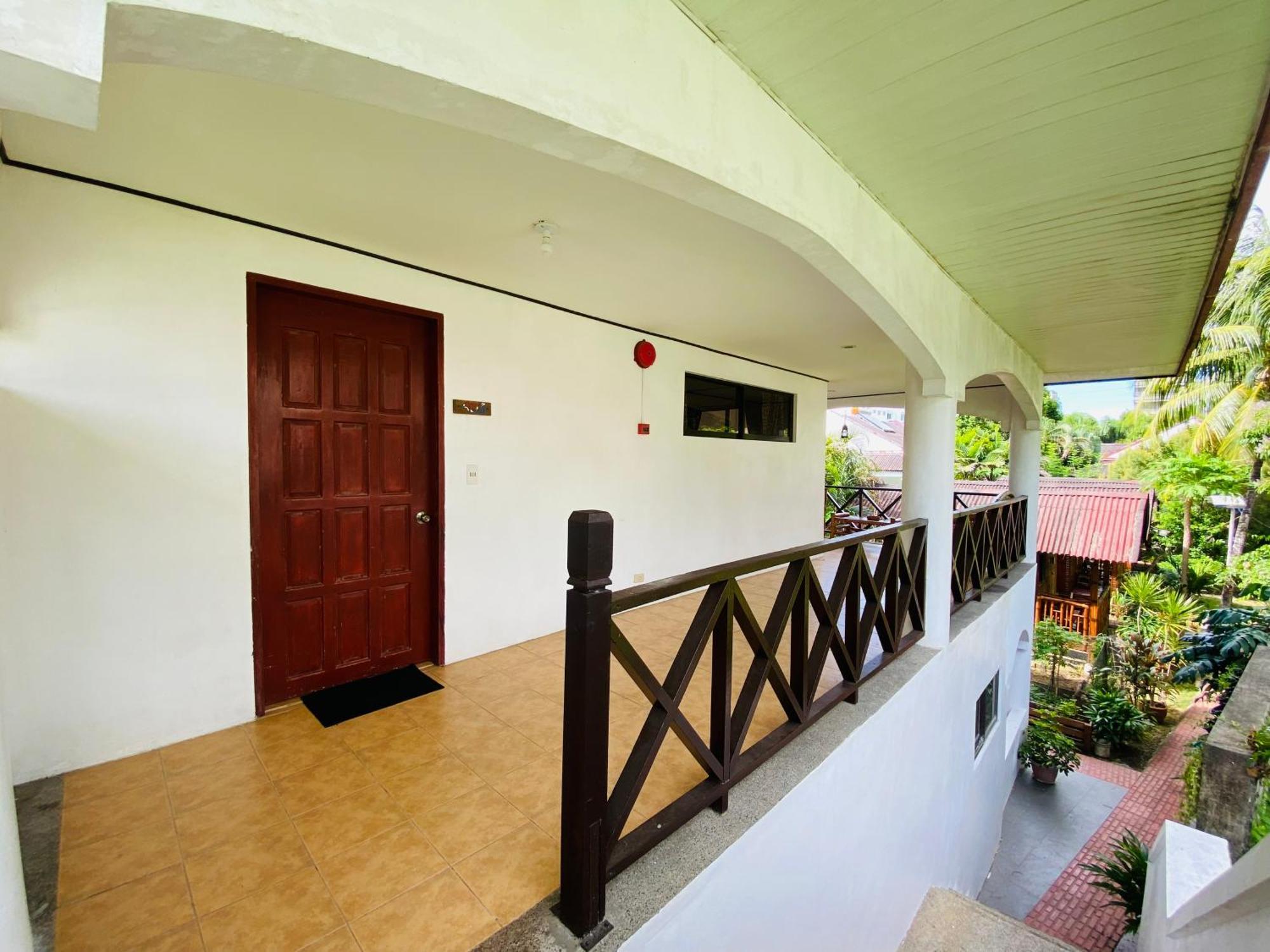 Nirvana Beach Resort Balabag  Екстер'єр фото