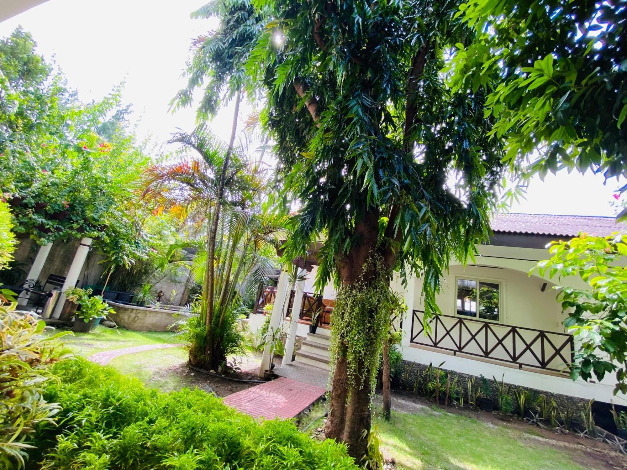Nirvana Beach Resort Balabag  Екстер'єр фото