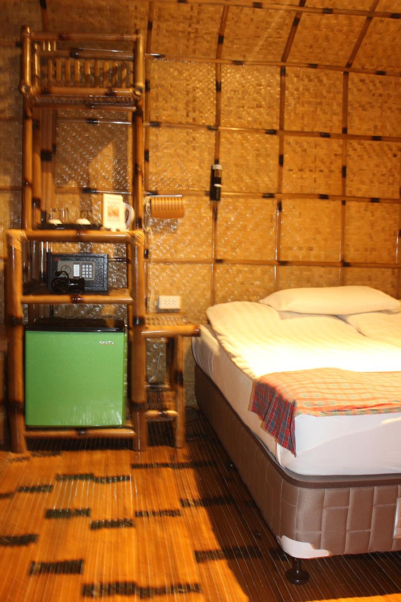 Nirvana Beach Resort Balabag  Екстер'єр фото